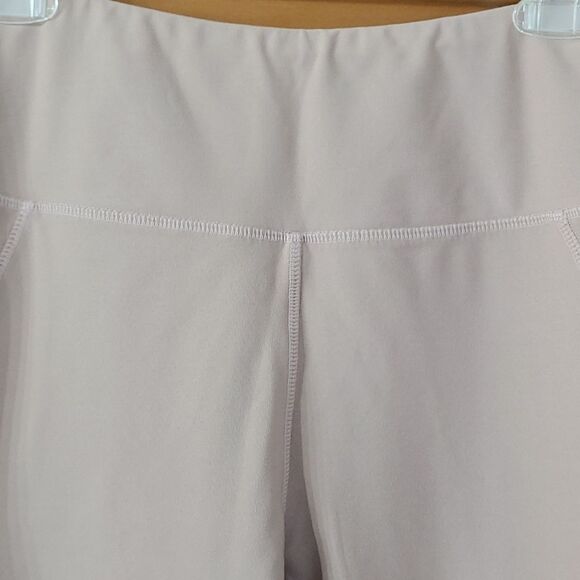 Mondetta pale pink leggings. Size medium. One zipper pocket. Great condition. - Picture 2 of 11
